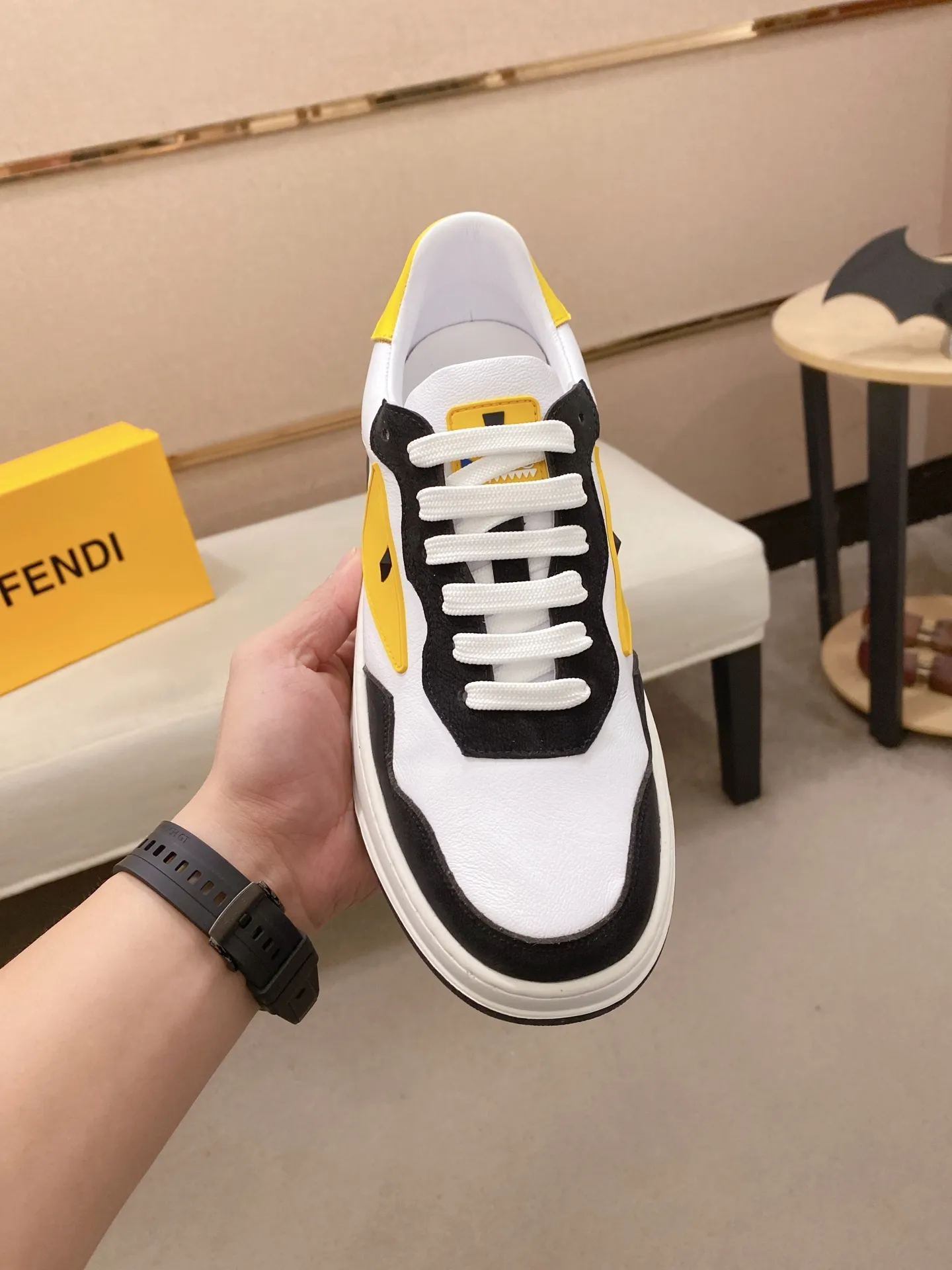 Factory price 380💰 (fendi) New style 👊🏻 upper 🇮🇹 imported cowhide fabric 🇩🇪 lining imported sheepskin lining. The original outsole is molded to highlight the identity of every man, and the upper foot is elegant and stable🚶🏻🚶🏻The high-end custom counters reproduce the original version📯No matter the wind or rain, the shoe last remains unchanged and can withstand the verification of time🔍️,🔵 Size: 38-44